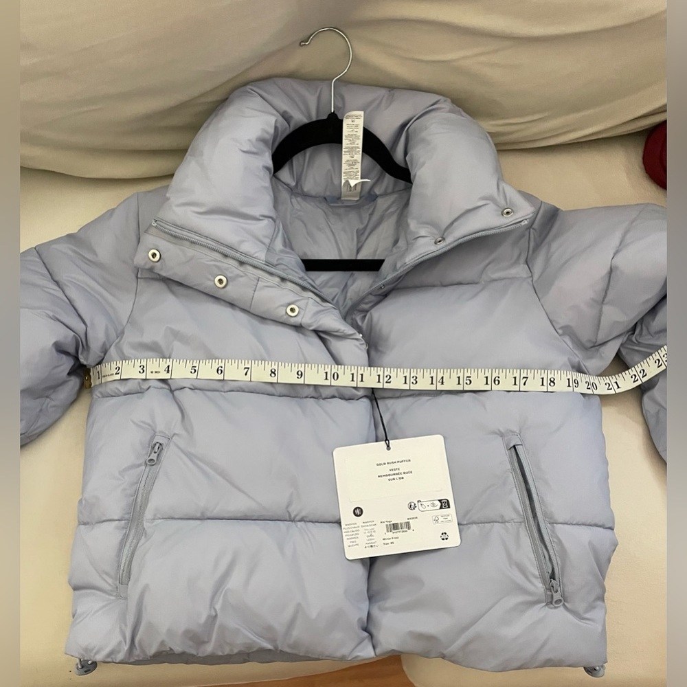 ALO Yoga NWT Gold Rush Puffer Jacket  Winter Frost Size XS - Picture 8 of 14